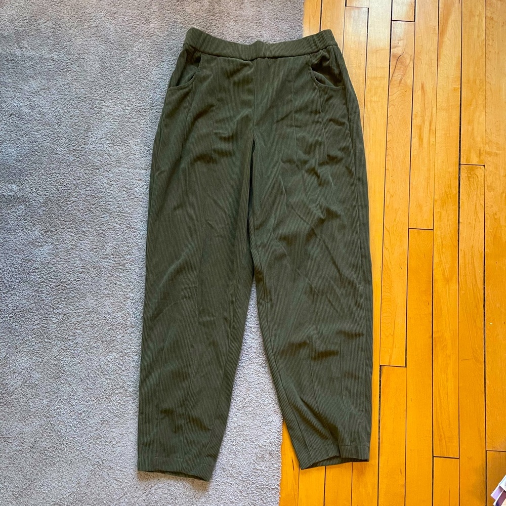 NWT Halara mid rise green corduroy pant M